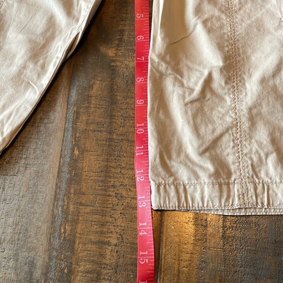 Juniors Unionbay Khaki Cargo Capris - Picture 4 of 12